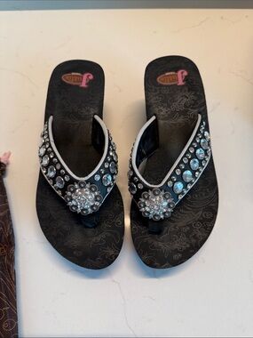 Justin Boots Black Jeweled Flip Flop Sandals